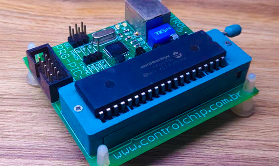 Montagem de Placa Eletrônica de um gravador de Microcontrolador PIC com integração USB.